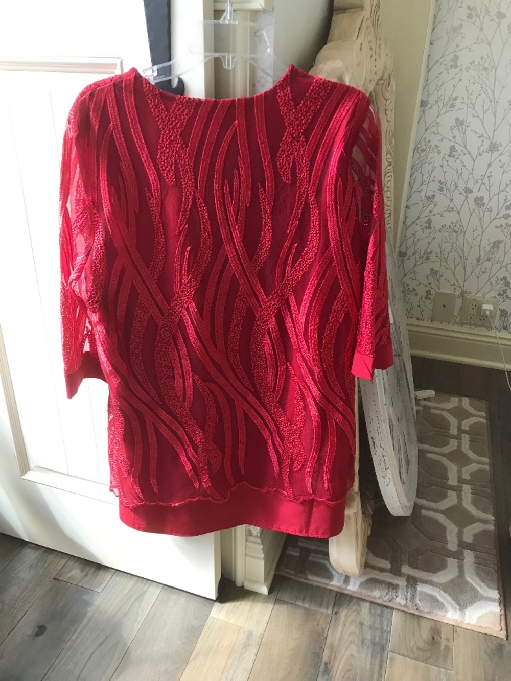 Red layered blouse. - Picture 2 of 2